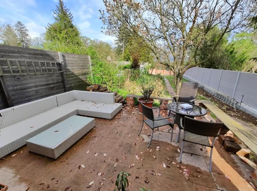 Romantic With Big Terrace And Garden View *