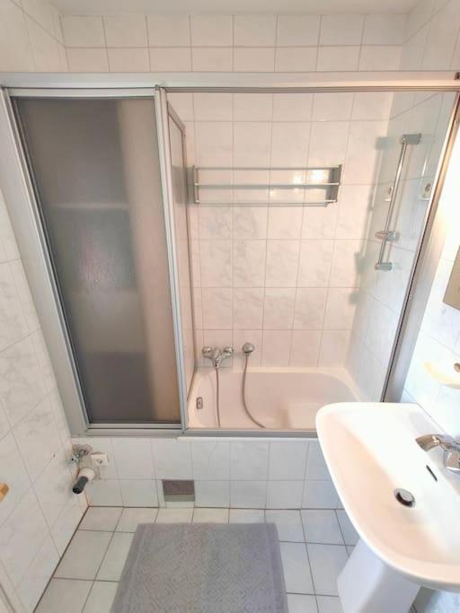 Romantic With Big Terrace And Garden View * Viena